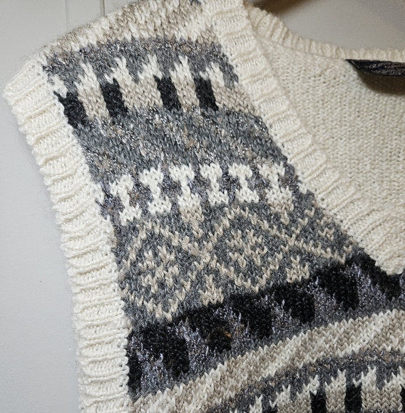 Haberdashery collection by personal VIntage Sweater Vest Petite Large Fairisle - Picture 2 of 16
